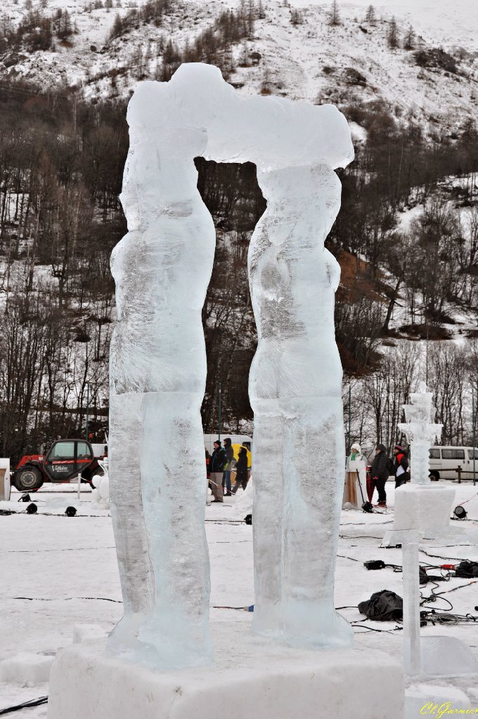 1501250_Les_Gardiennes_du_Temps.JPG - Les Gardiennes du Temps - Sculpture sur Glace - Valloire 2015