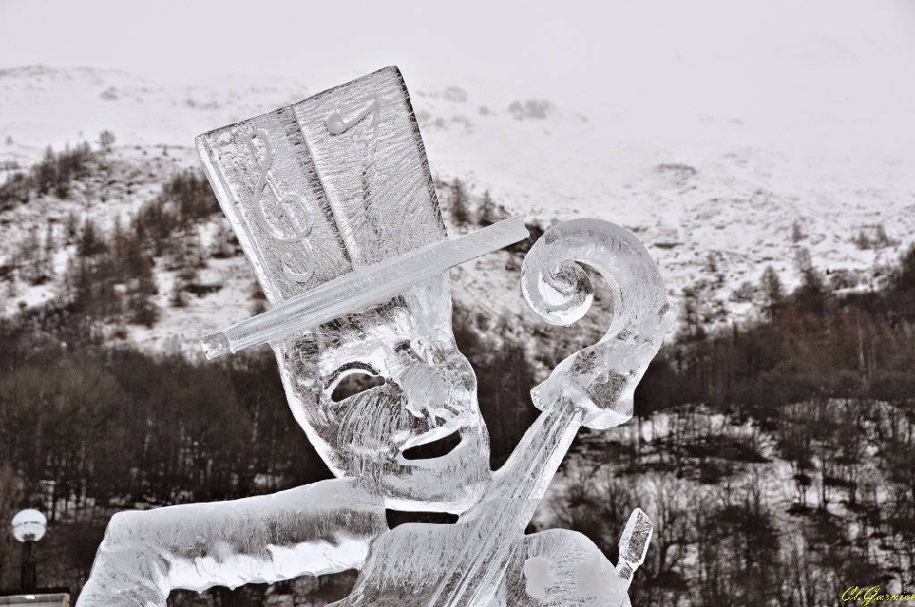 1501262_L-Art.JPG - L'Art - Sculpture sur Glace - Valloire 2015