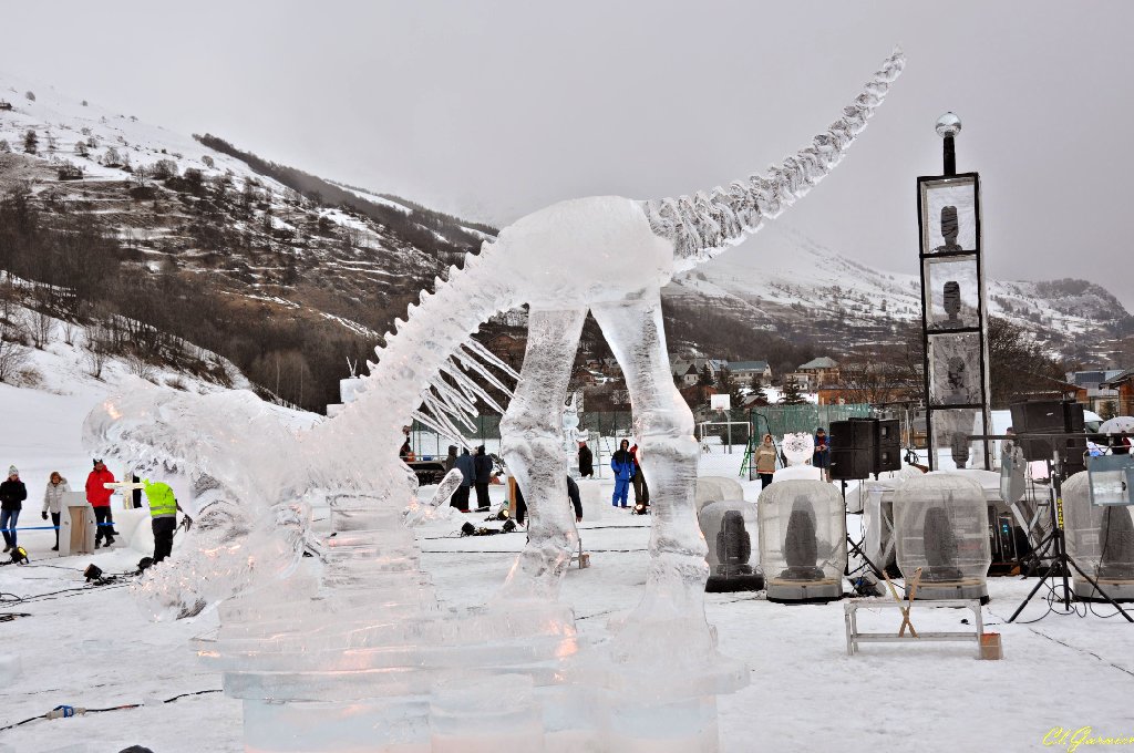 1501265_La_Marche_du_Dinosaure.JPG - La Marche du Dinosaure - Sculpture sur Glace - Valloire 2015