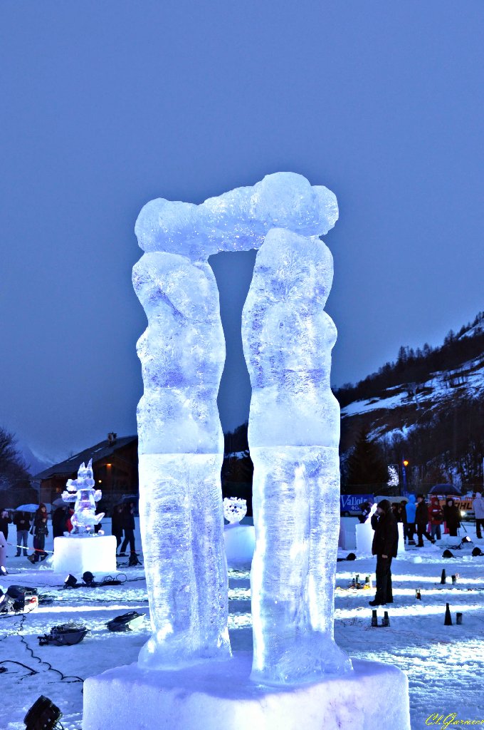 1501293_Les_Gardiennes_du_Temps.JPG - Les Gardiennes du Temps - Sculpture sur Glace - Valloire 2015