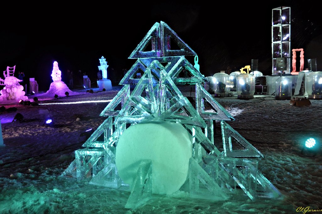 1501348_Trigonometrie_du_Flocon_de_Neige.JPG - Trigonometrie du Flocon de Neige - Sculpture sur Glace - Valloire 2015