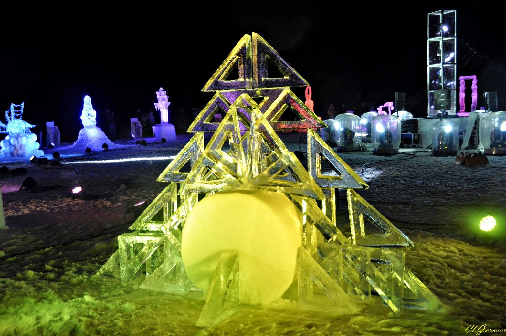 1501349_Trigonometrie_du_Flocon_de_Neige.JPG - Trigonometrie du Flocon de Neige - Sculpture sur Glace - Valloire 2015