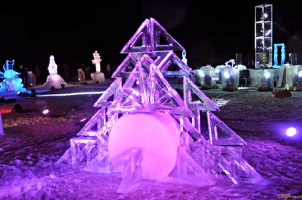 1501350_Trigonometrie_du_Flocon_de_Neige.JPG - Trigonometrie du Flocon de Neige - Sculpture sur Glace - Valloire 2015