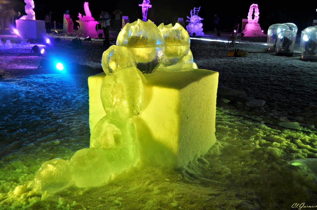 1501356_Inside_Outside.JPG - Inside Outside - Sculpture sur Glace - Valloire 2015