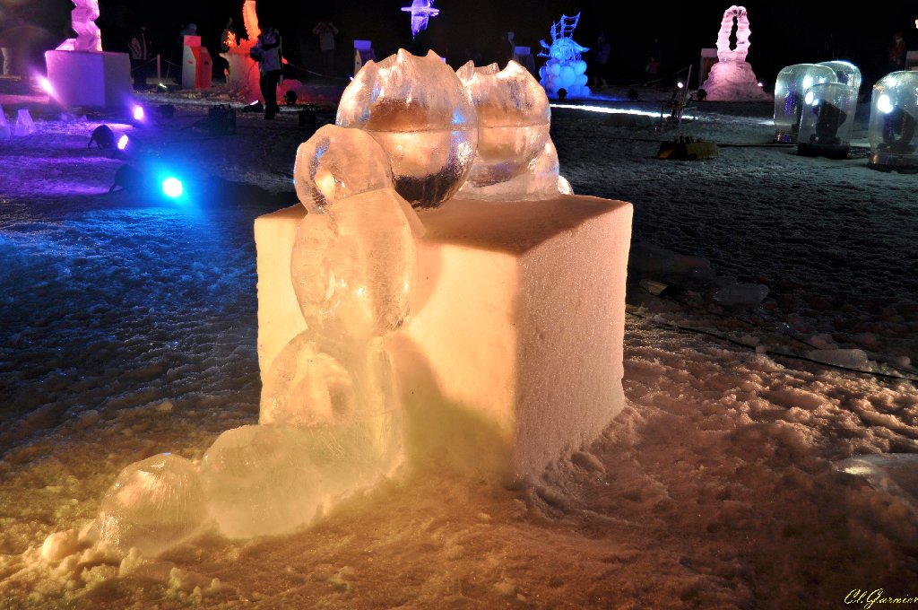 1501357_Inside_Outside.JPG - Inside Outside - Sculpture sur Glace - Valloire 2015