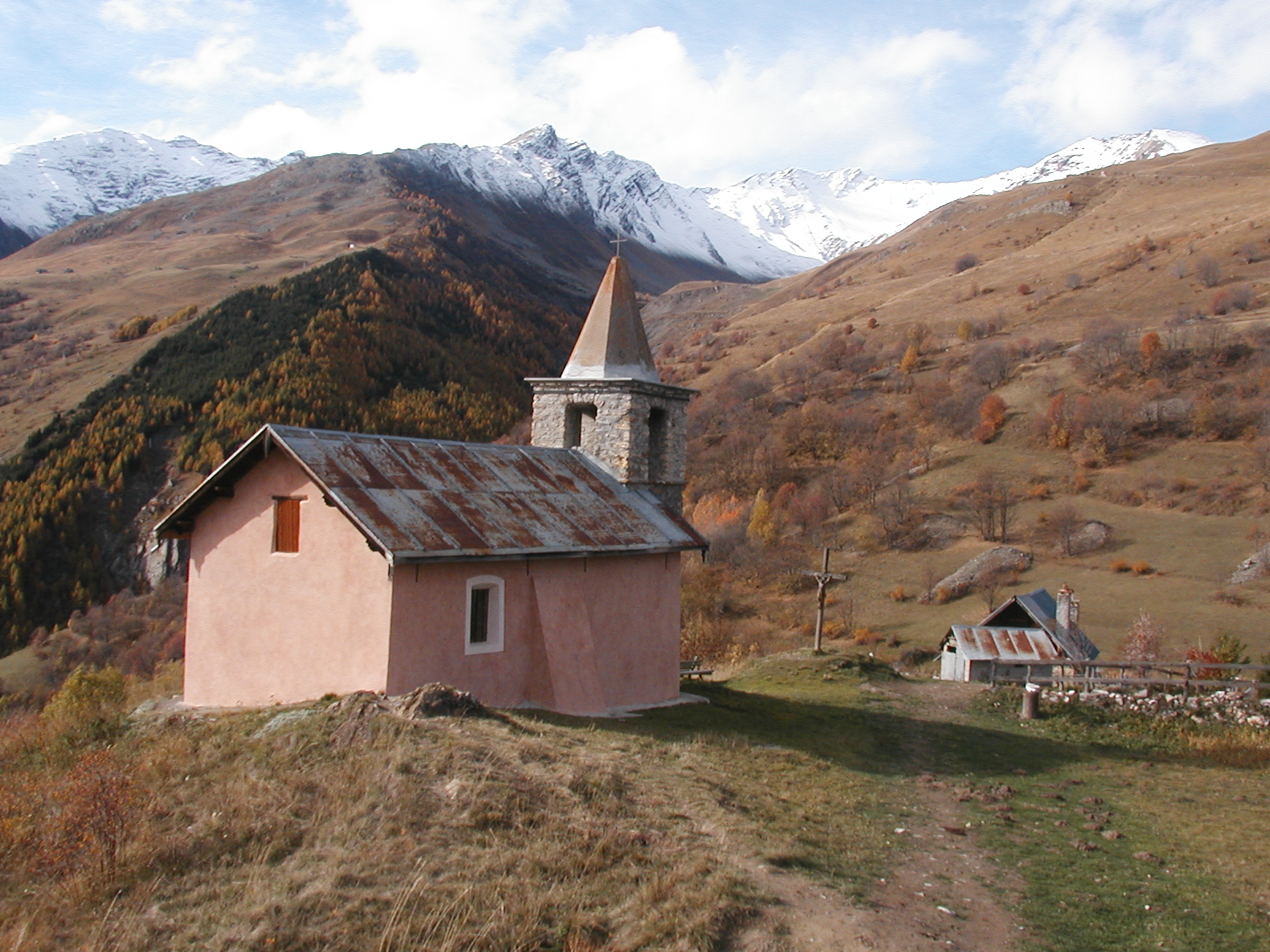 C15 Chapelle de point ravier a l automne de sophie launois.JPG