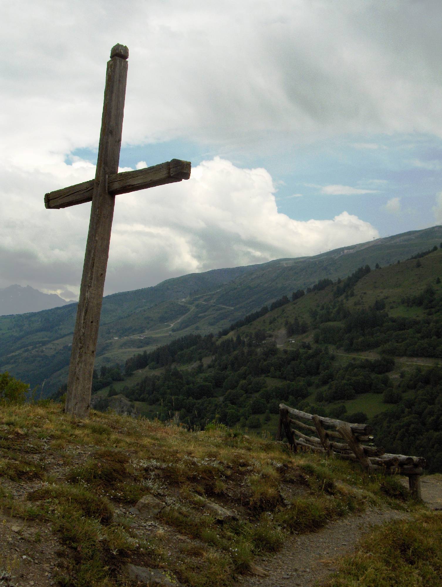 C07 la croix et le banc aux Choseaux Verneys de martine falcoz.JPG