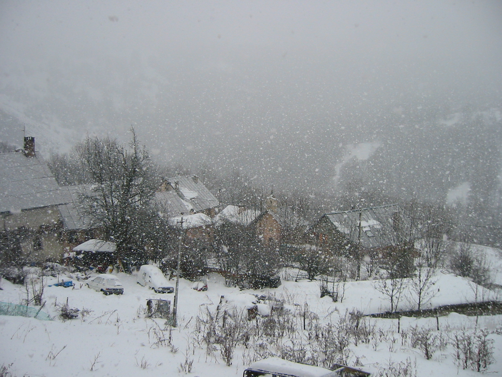 TE18-le-hameau-des-villards-sous-la-neige-de-dominique-stiker.jpg