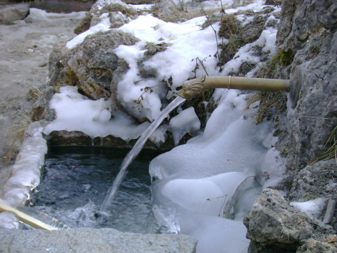 TE21-fontaine aux verneys en hiver-de-martine-falcoz.jpg