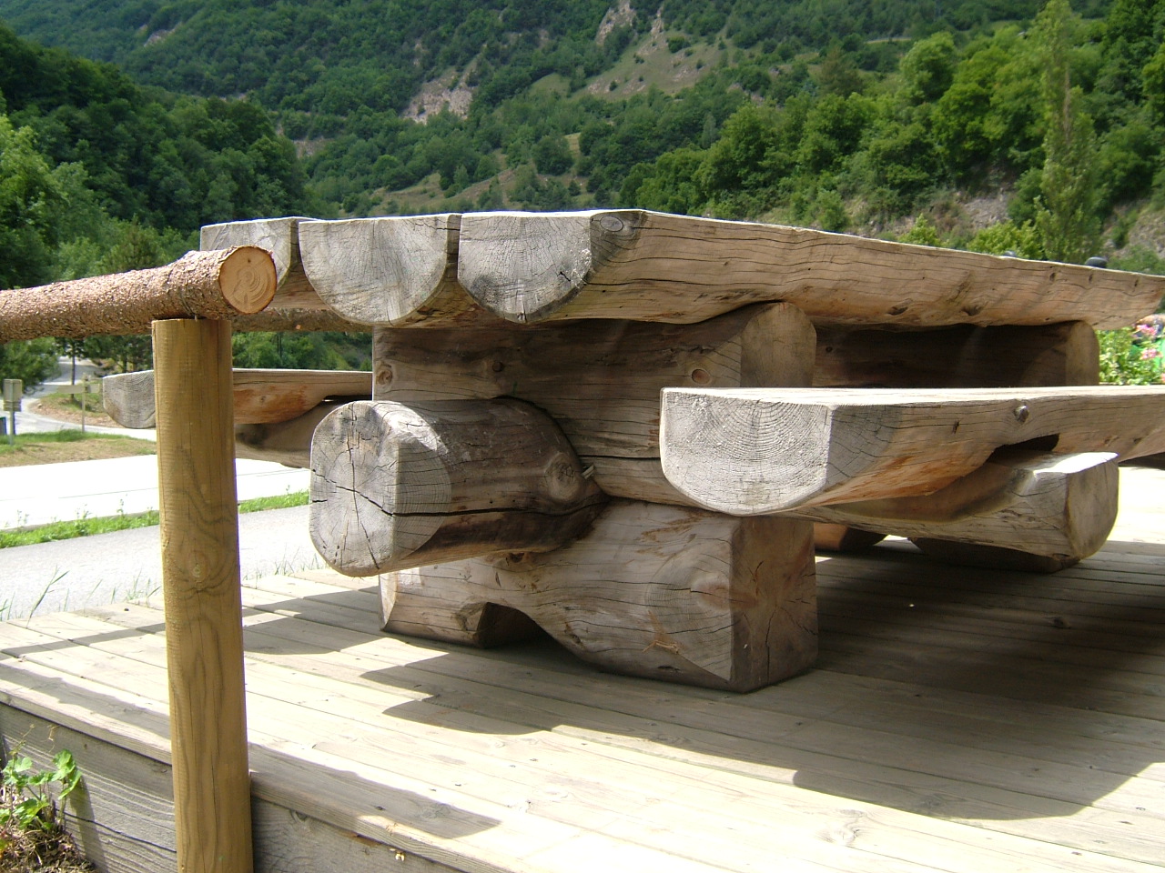 B34-banc-rustique-savoyard-de-Daniel-Ervyn.JPG
