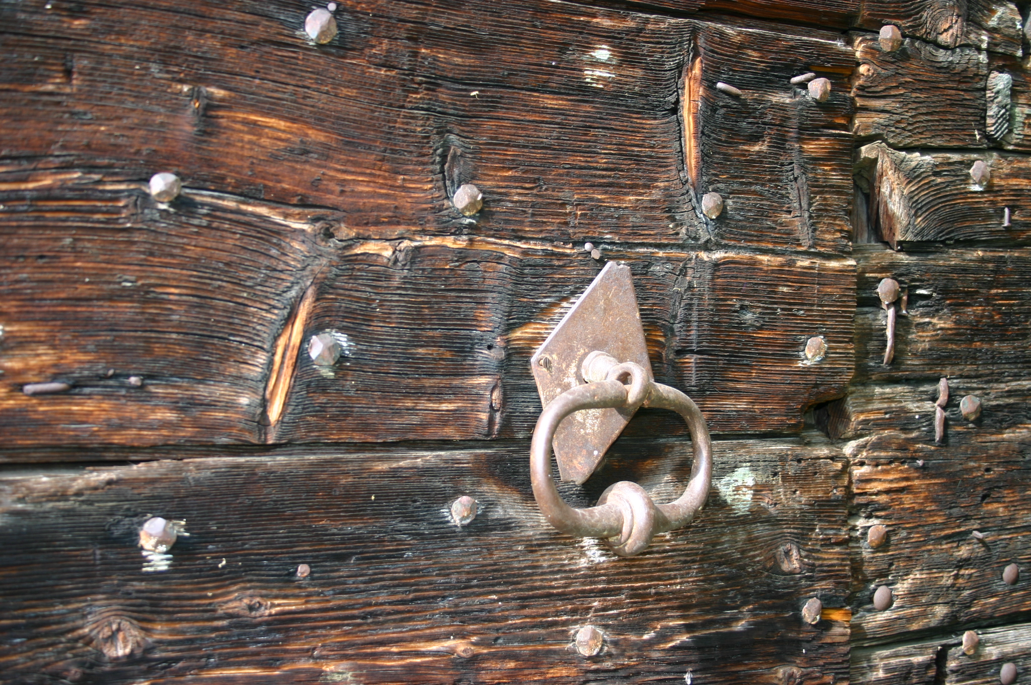 B41-poignee-de-porte-traditionnelle-de-Hubert-Dodat.JPG