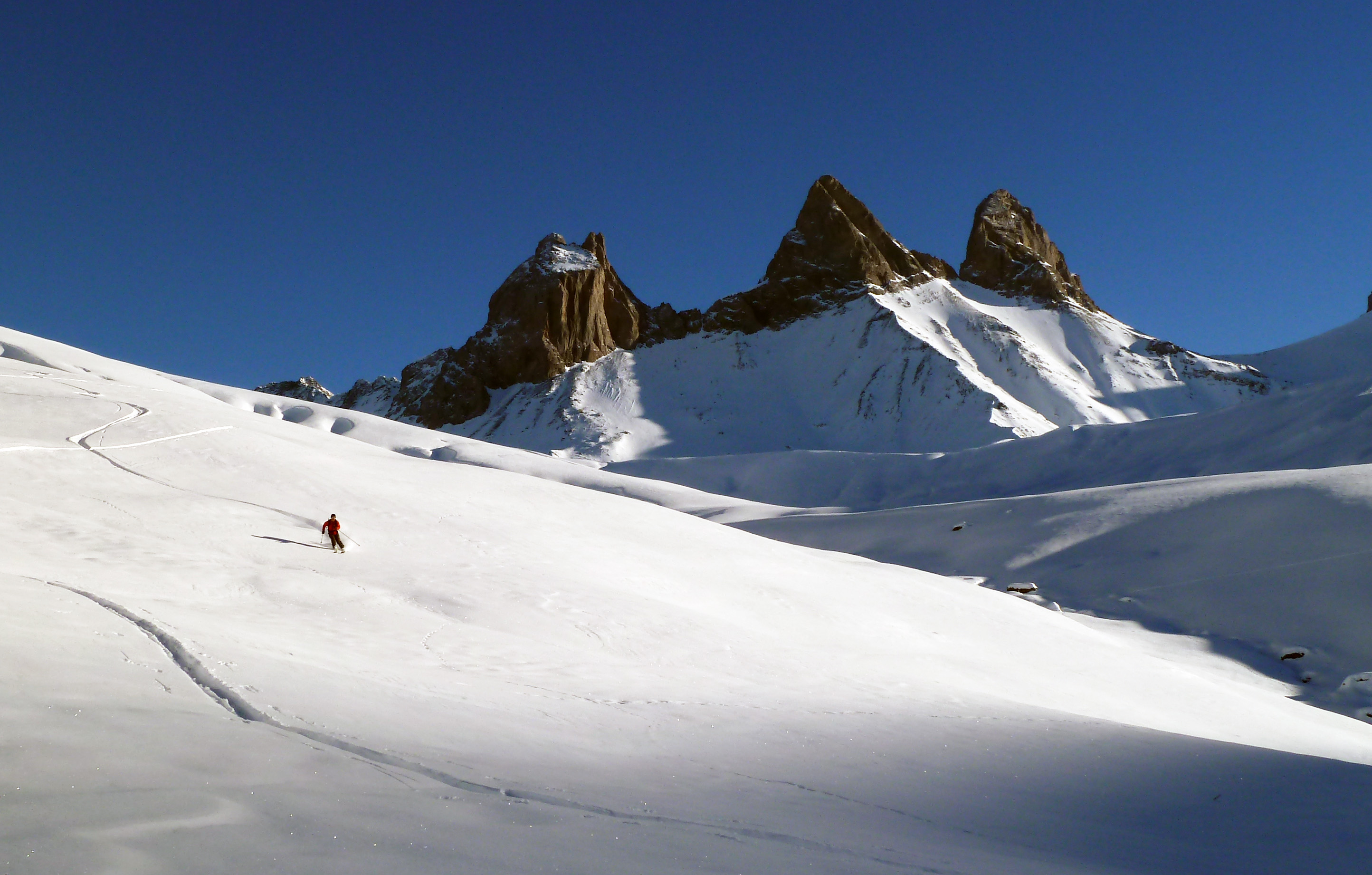 M09-Aiguilles-d-arves-depuis-Albiez-Montrond-de-JB-Abele.jpg