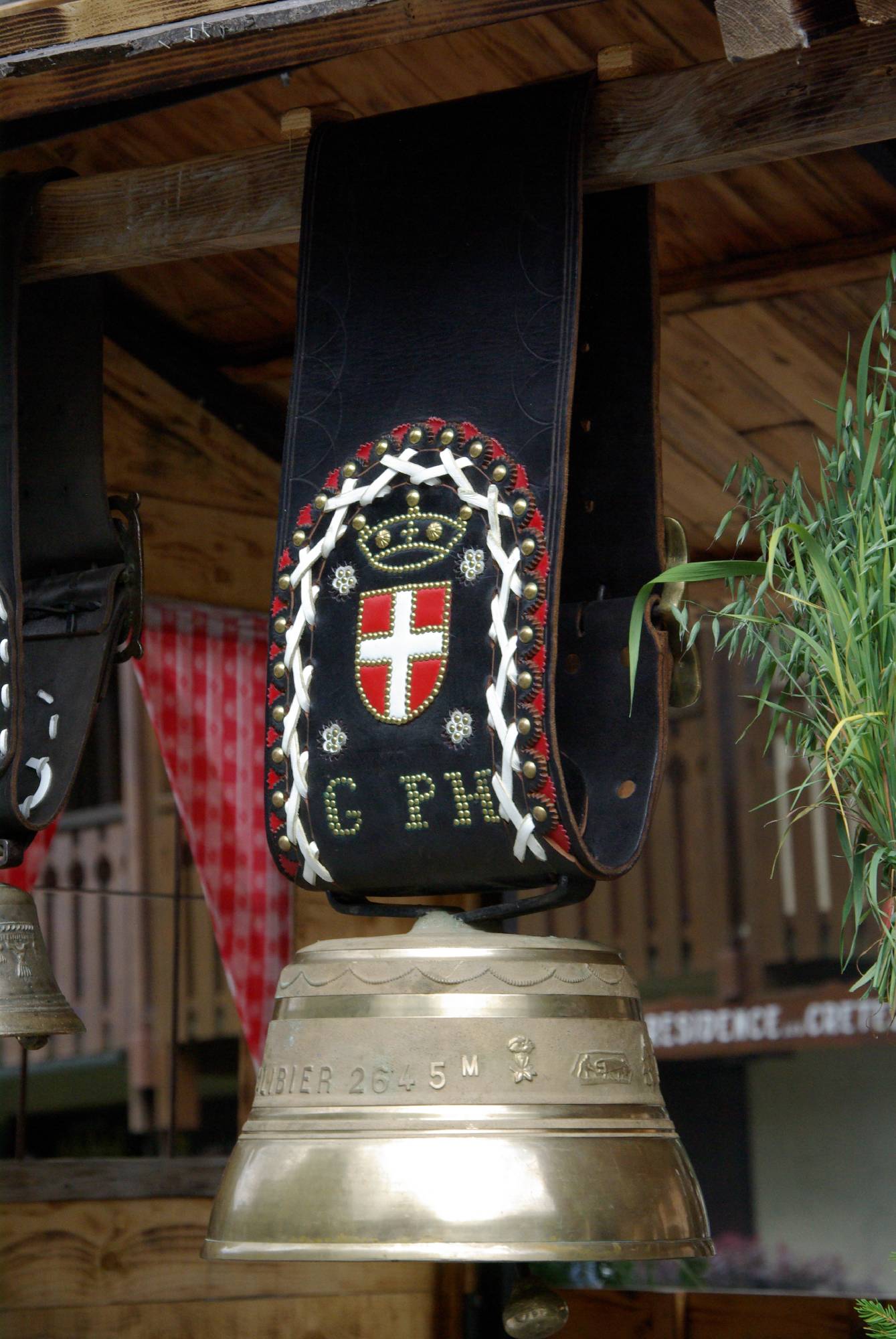 P23-Cloche-de-fete-de-Sophie-Launois.JPG