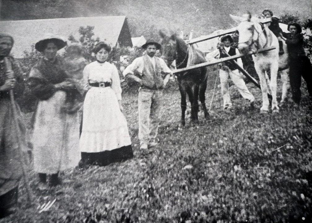 HM01-Agriculture-Famille-d-agriculteurs-a-Valloire.jpg