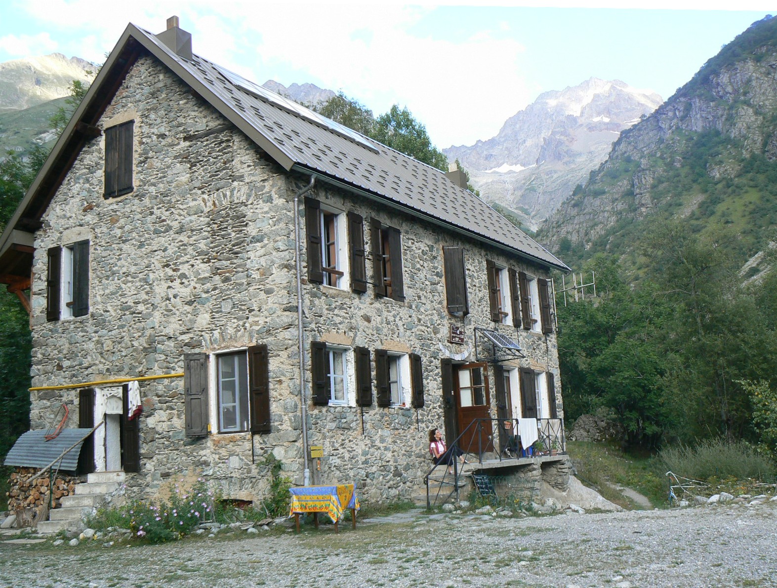 R07-Ecrins-Refuge-Xavier-Blanc-de-Helene-Michaud.JPG