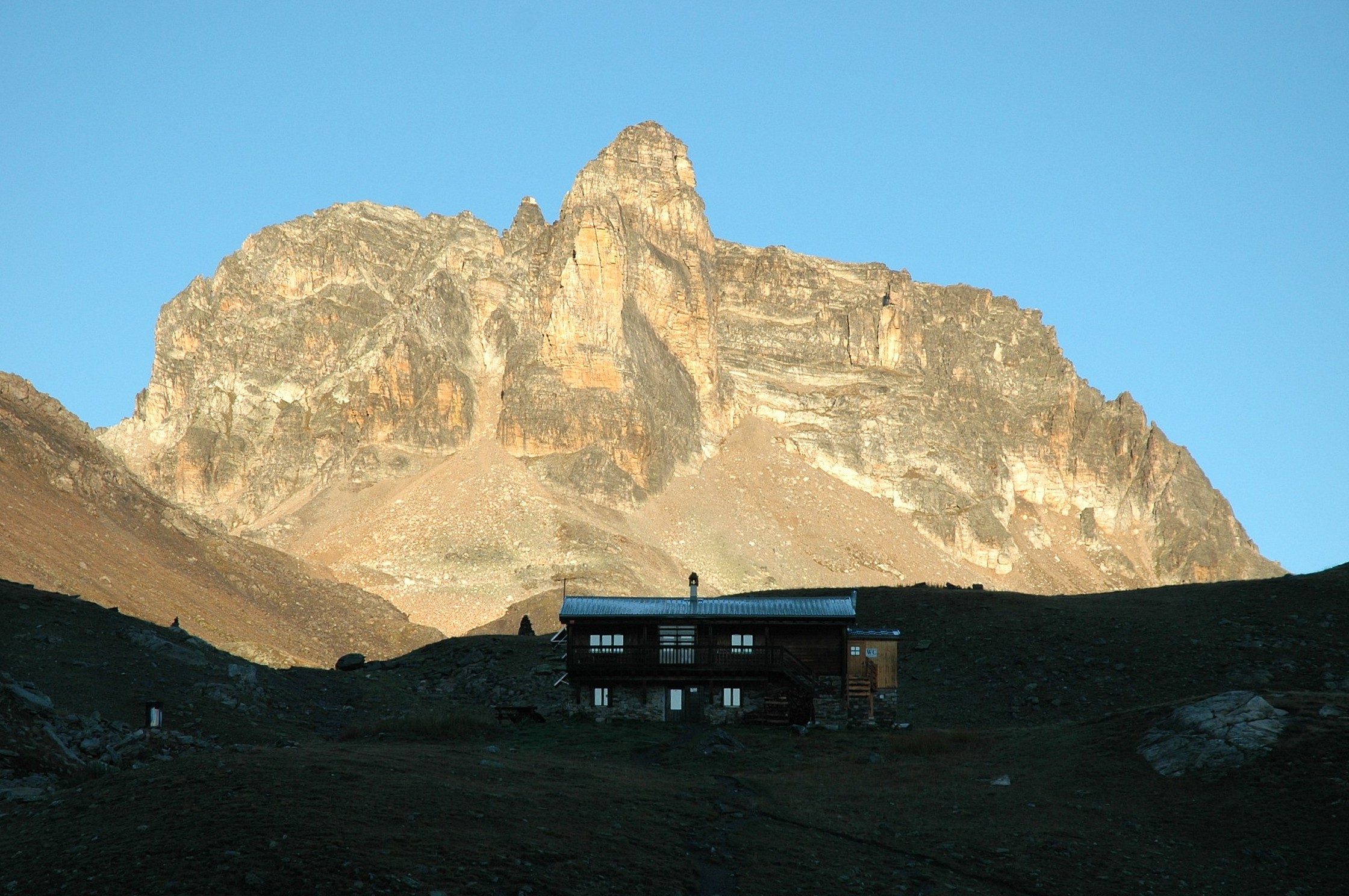 R13-Maurienne-Cerces-Refuge-du-Thabor-de-Claude-Garnier.jpg