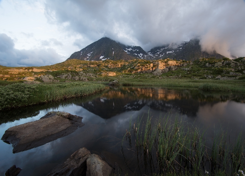 AM26-Lac-Fourchu-Massif-du-Taillefer-de-Alois-Japiot.jpg