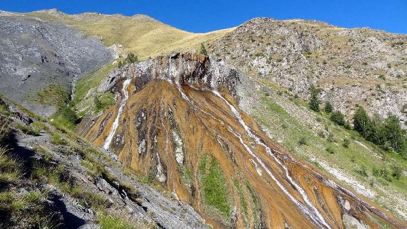 INS03-Fontaine-petrifinate-Mizoen-Oisans-de-Samuel-Mennetrier.JPG