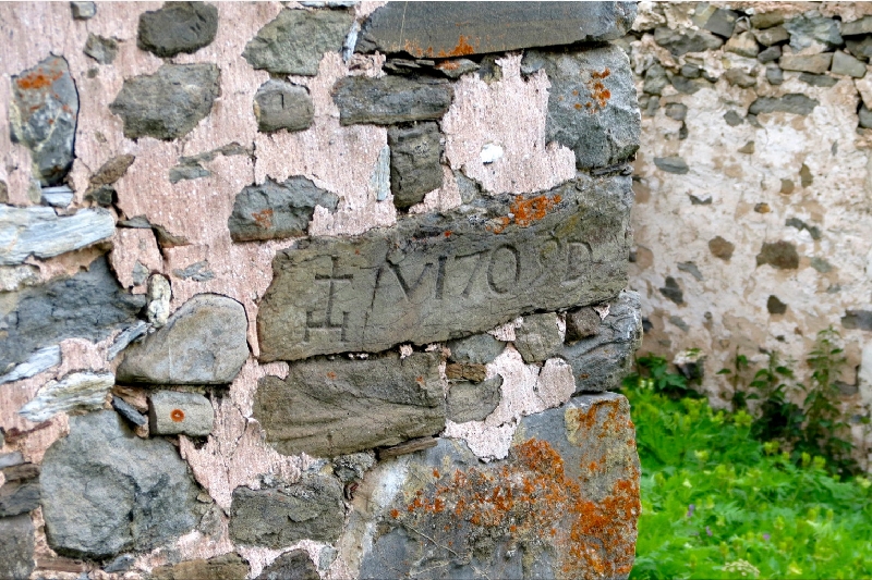 MD32-Signature-Croix-Maison-Grea-Poingt Ravier-de-Denis-Stoeser.jpg