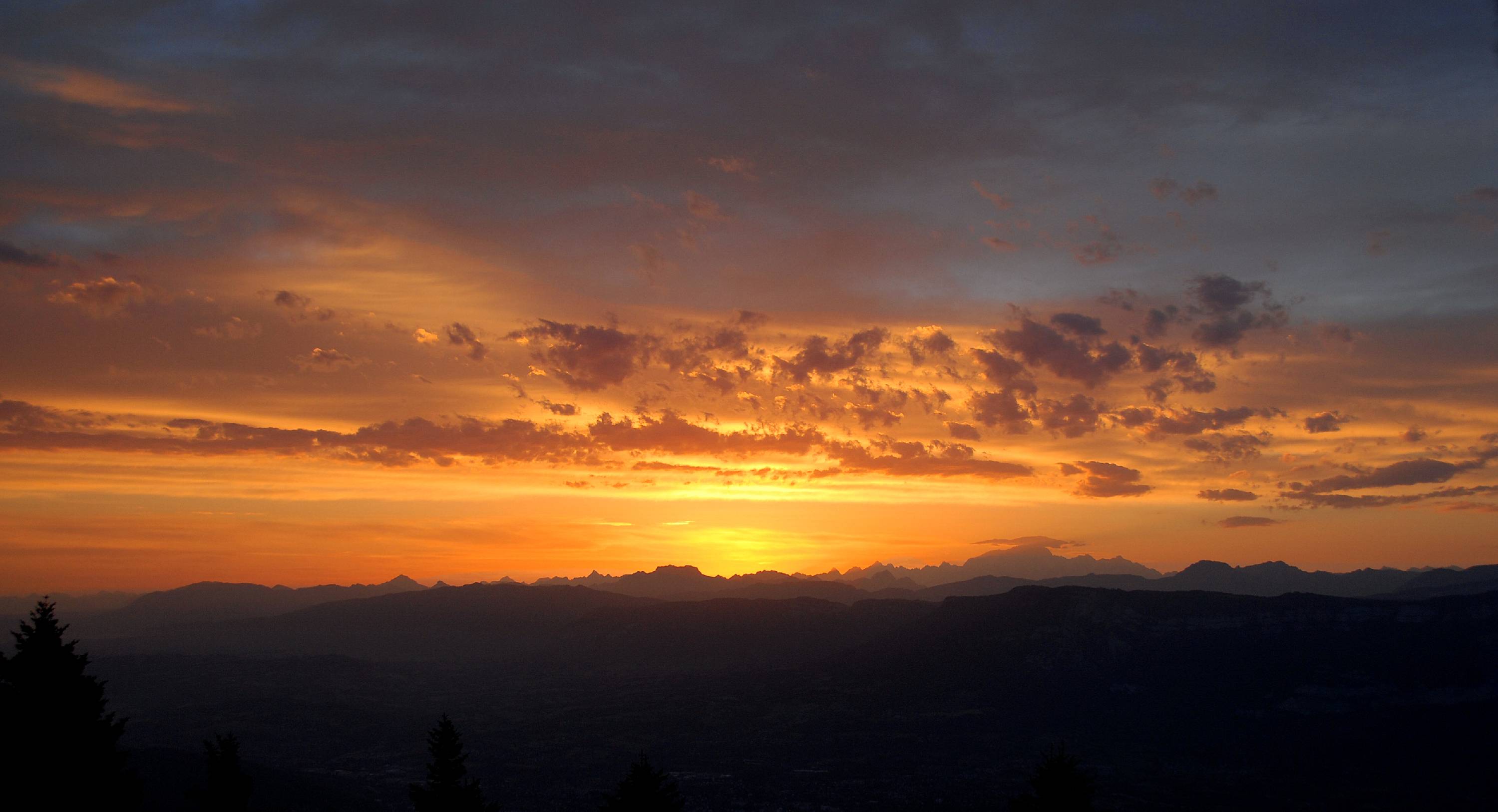 CSL15-Coucher-de-soleil-sur-les-Alpes-de-Bernard-Gaudet-Traffy.JPG