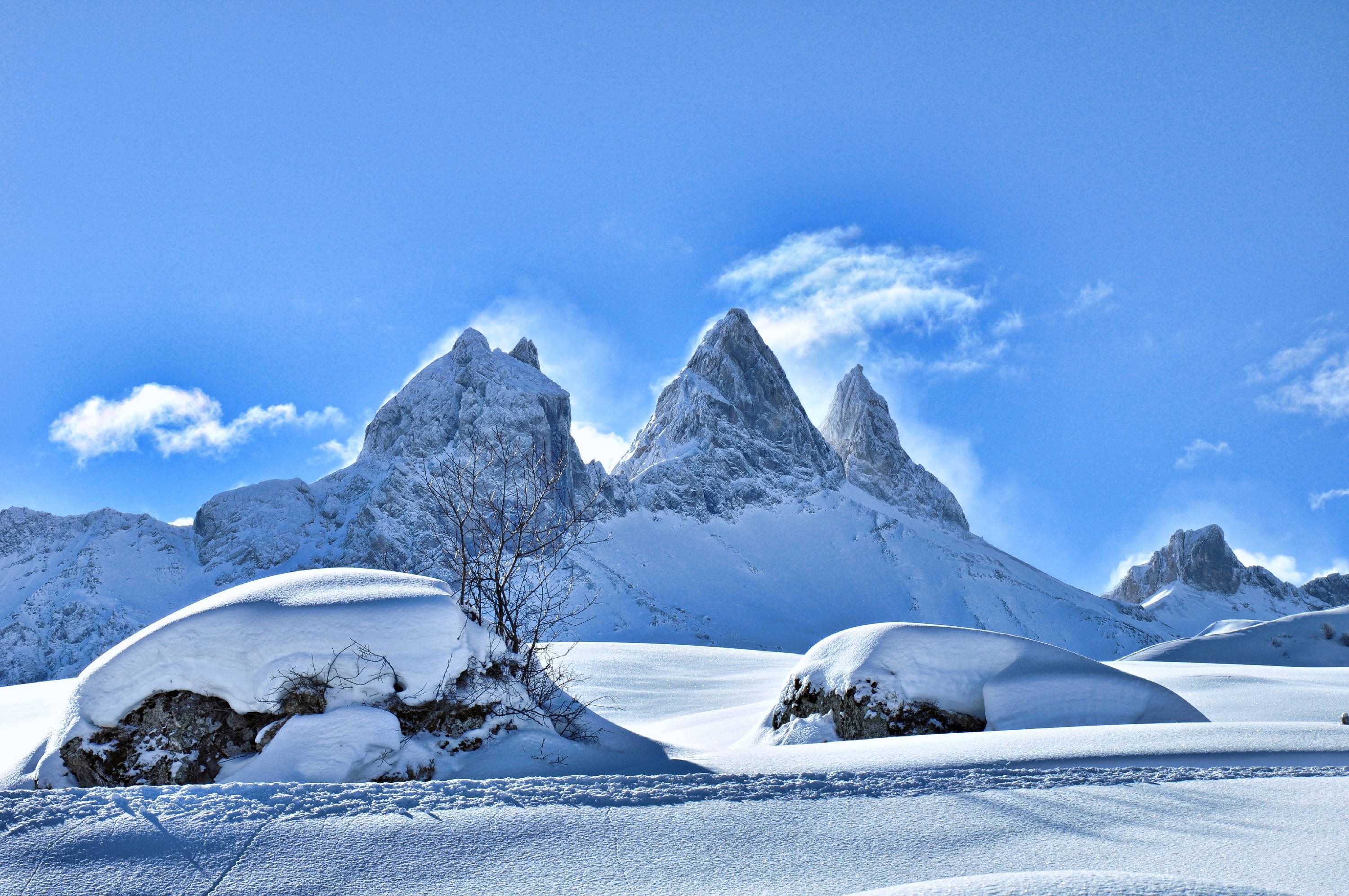 NG07-Les Aiguilles-d-Arves-depuis-le-Belvedere-du-Besset-Le-Chalmieu-de-Claude-Garnier.JPG