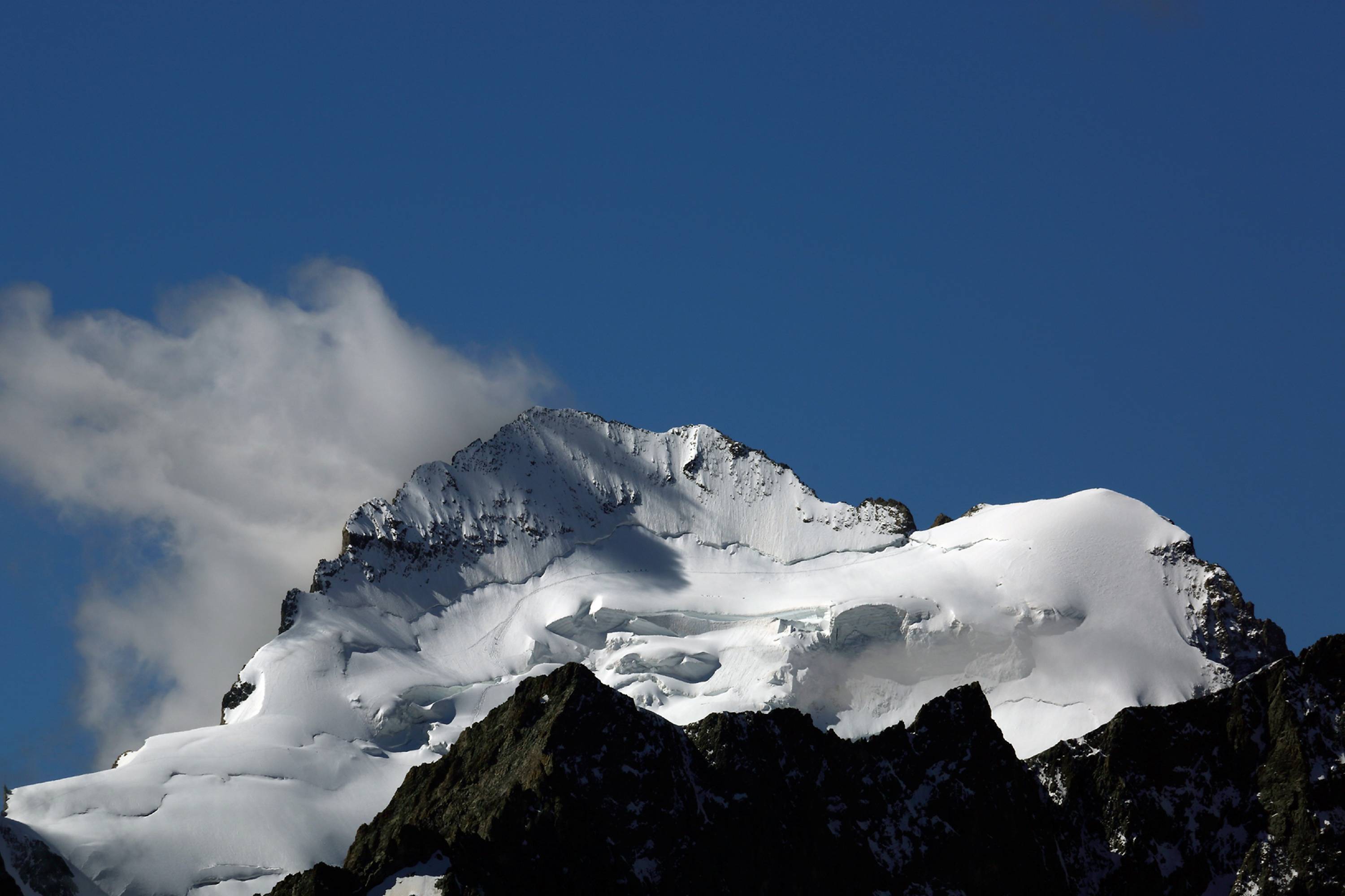 NG21-Neige-et-Glace-a-la-Barre-et-Dome-des-ecrins-de-Michel-Meyer.jpg