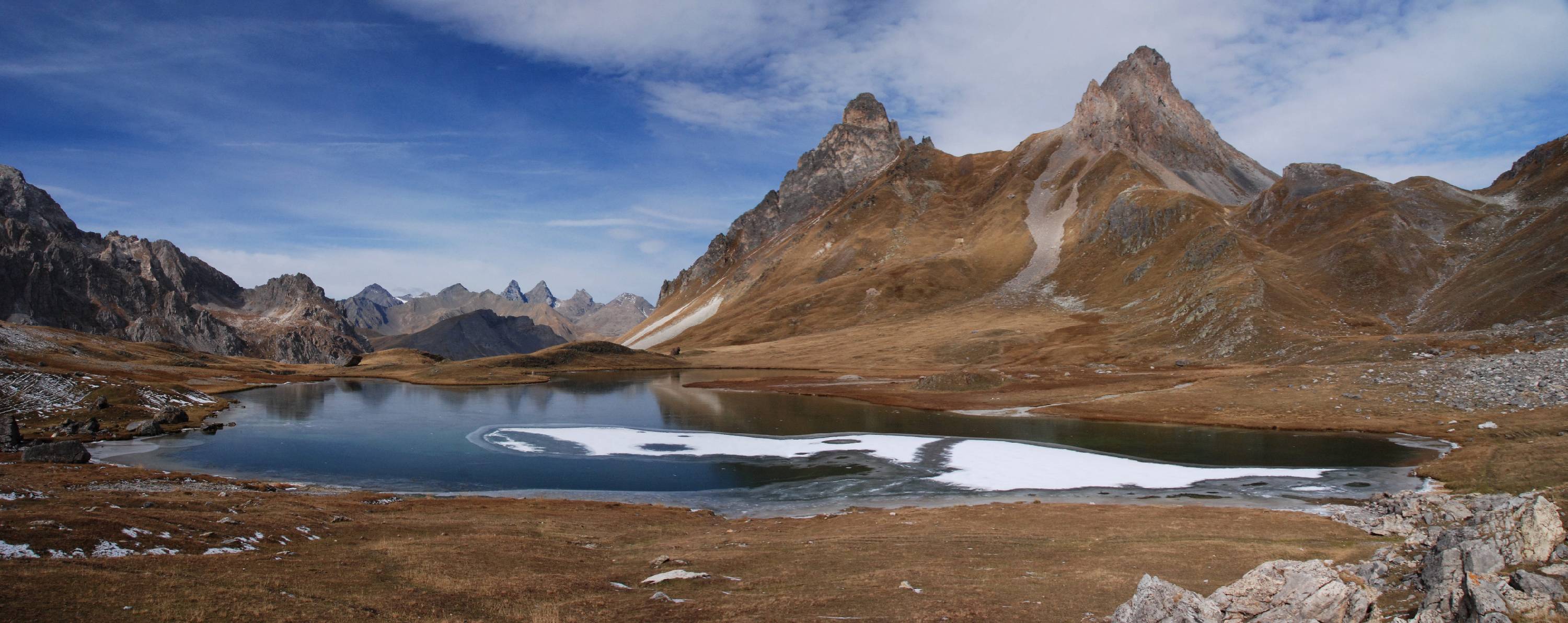 PN11-Panorama-Lac-des-Cerces-avec-Aiguilles-d-Arves-de-Yves-Floret.jpg