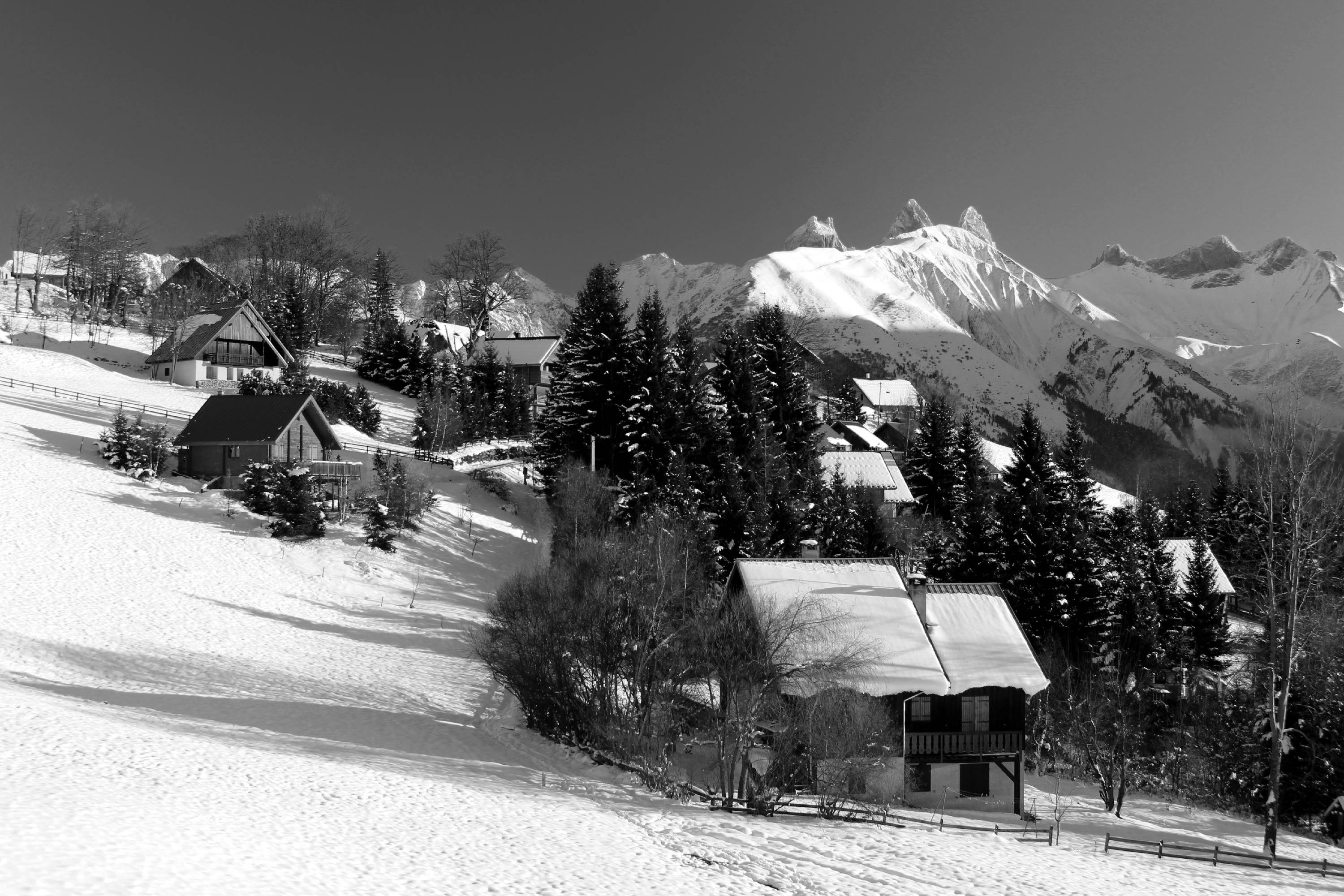 MTNB06-Les-Aiguilles-d-Arve-depuis-la-Chal-St-Jean-D-Arves-de-Valentine-Bellot-Mauroz.jpg