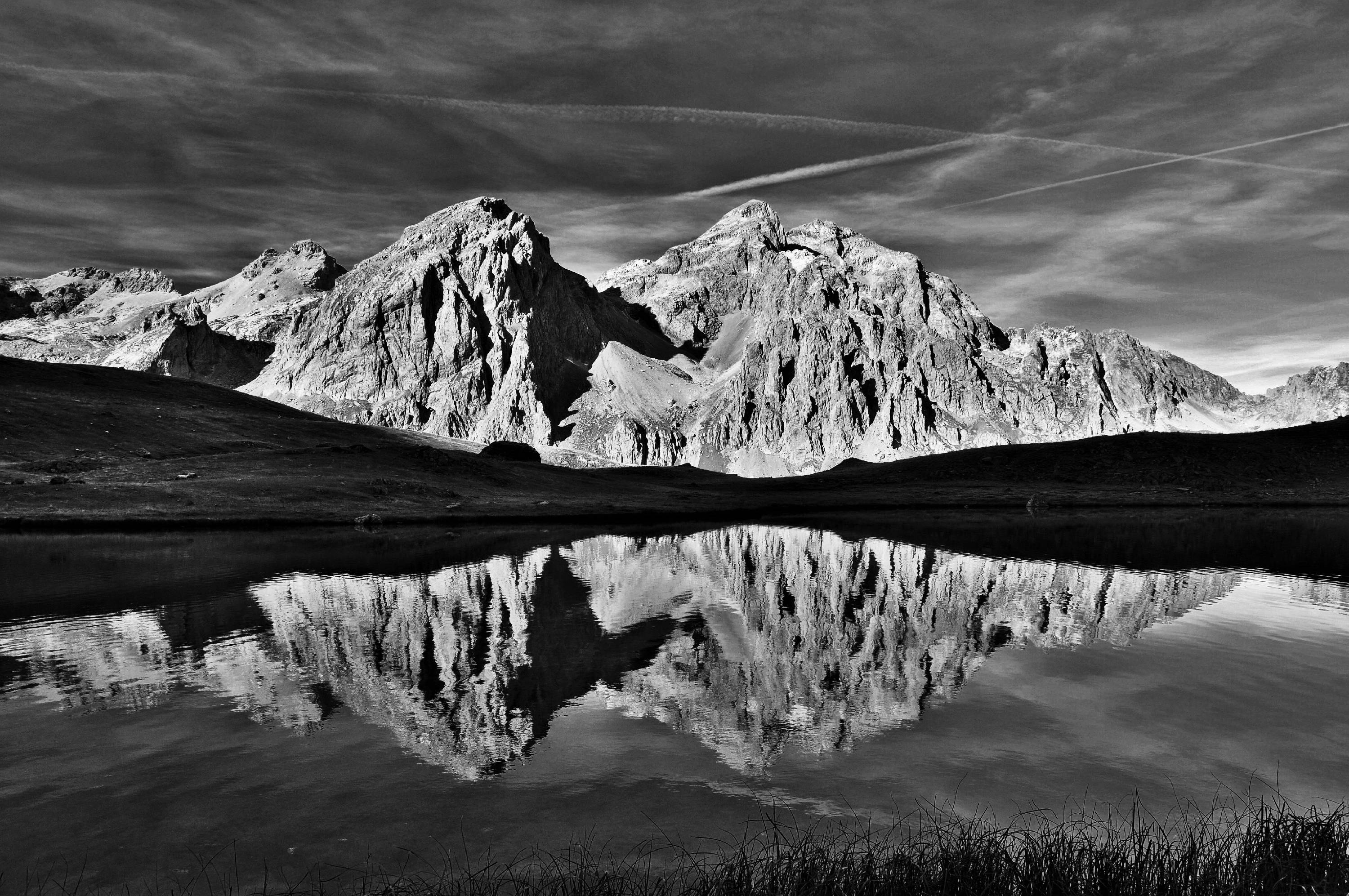 MTNB21-reflet du grand galibier dans le lac des cerces-de-Nicolas-Bore.JPG