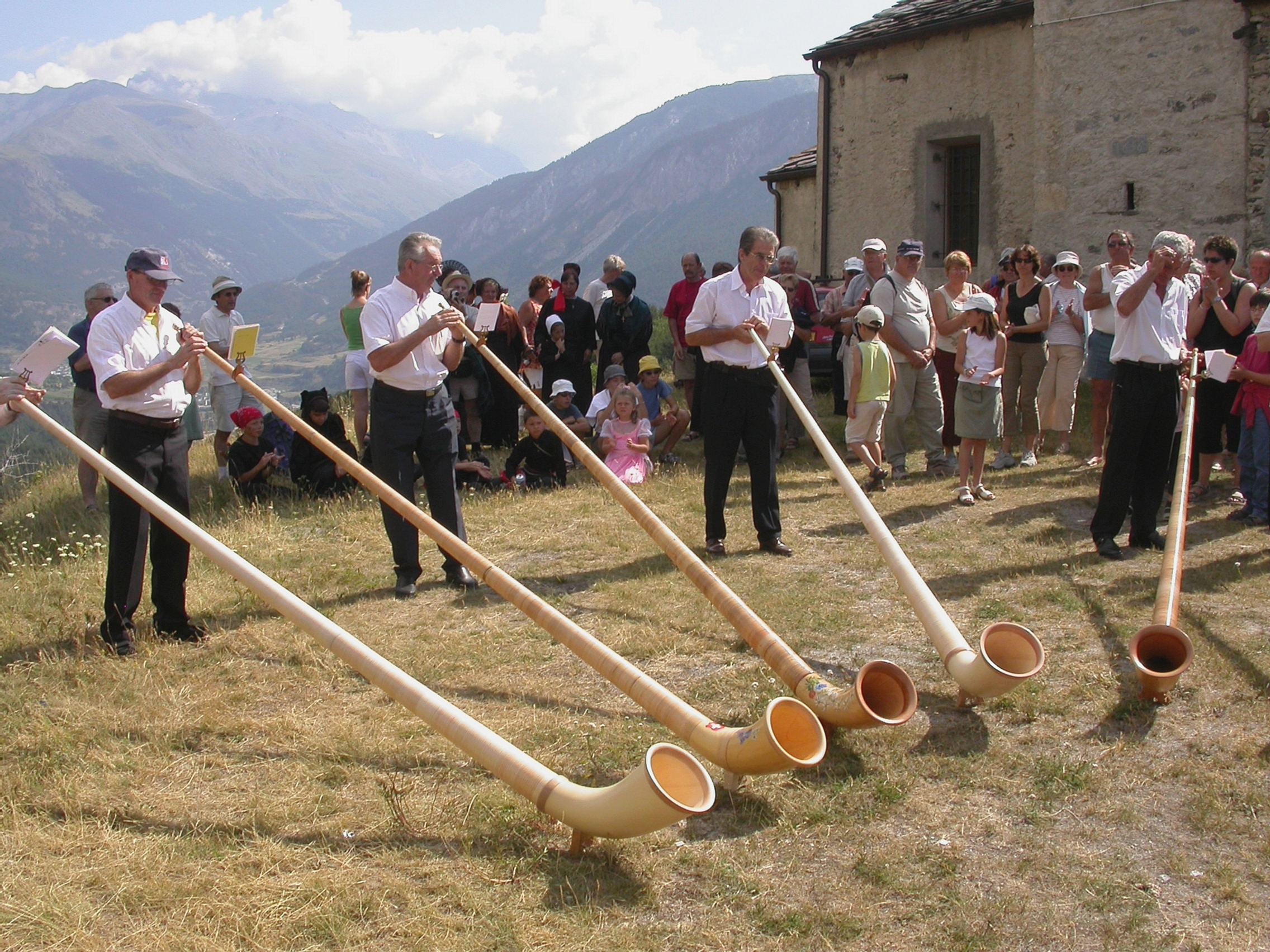 PNS23-Concert-Les-Cors-des-Alpes-a-Sardiere-Solliere-de-Roger-de-la-Grandiere.JPG