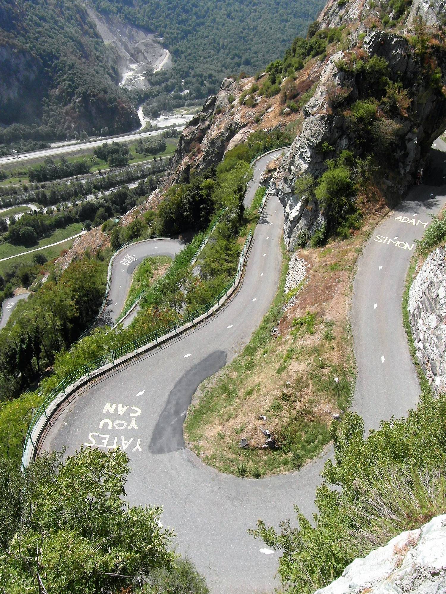 PNS28-Les-lacets-de-Montvernier-et-le passage-du-Tour de France-de-Marcelle-Dagault.JPG