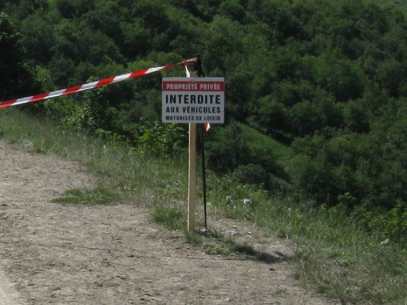 E-parcelles-interdites-bornees-par-les-associations.JPG